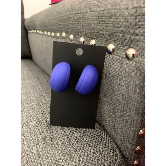 Textured Colored Hoops - Picture 3 of 3